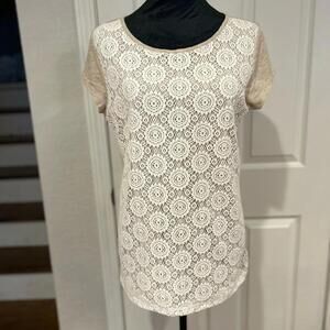Liz Claiborne Boho Chic Beige Crochet Lace Short Sleeve Top - Size Medium